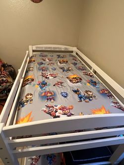 Bunk bed n dresser