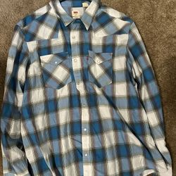 Levi’s Button Up Shirt 