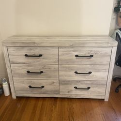 Like New Dresser