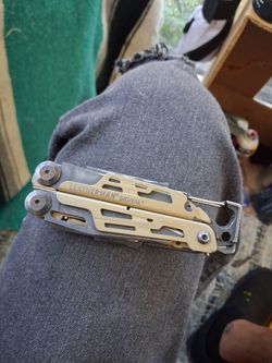 Leatherman Signal Multi-Tool
