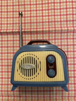 Tiny Short-wave Radio (battery-powered).