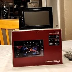 Car Stereo Pioneer 6.2" DMH-G225BT Usb and Bluetooth Complete New Never Used