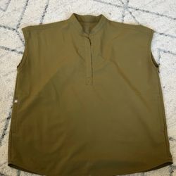 Figs Women’s Rafaela Women Oversized Scrub Top Size Medium Martini Olive PO2423
