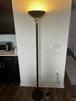 Ashley Furniture Torch Floor Lamp (Black w/ Gold Accents)