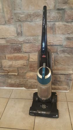 Bissell vacuum cleaner bagless works great
