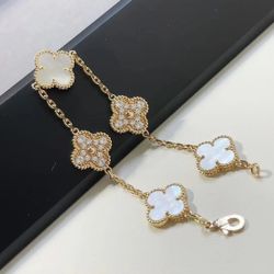 Clover Bracelet With Mother Of Pearl, Gold Tone