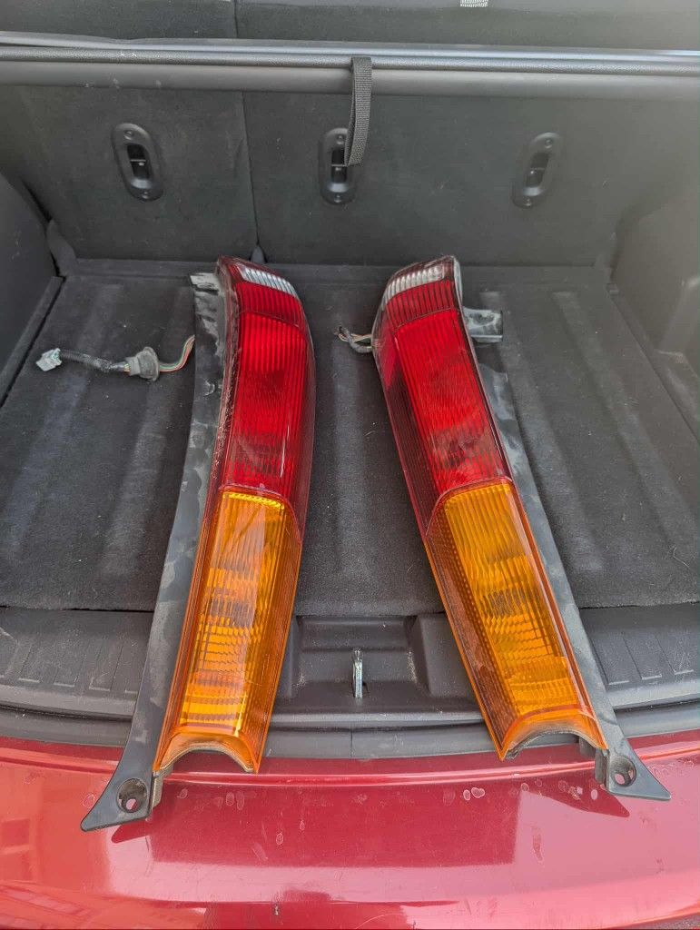 2002 To 2006 Honda CR-V Taillight Set Both Left and Right OEM $150 for the set.