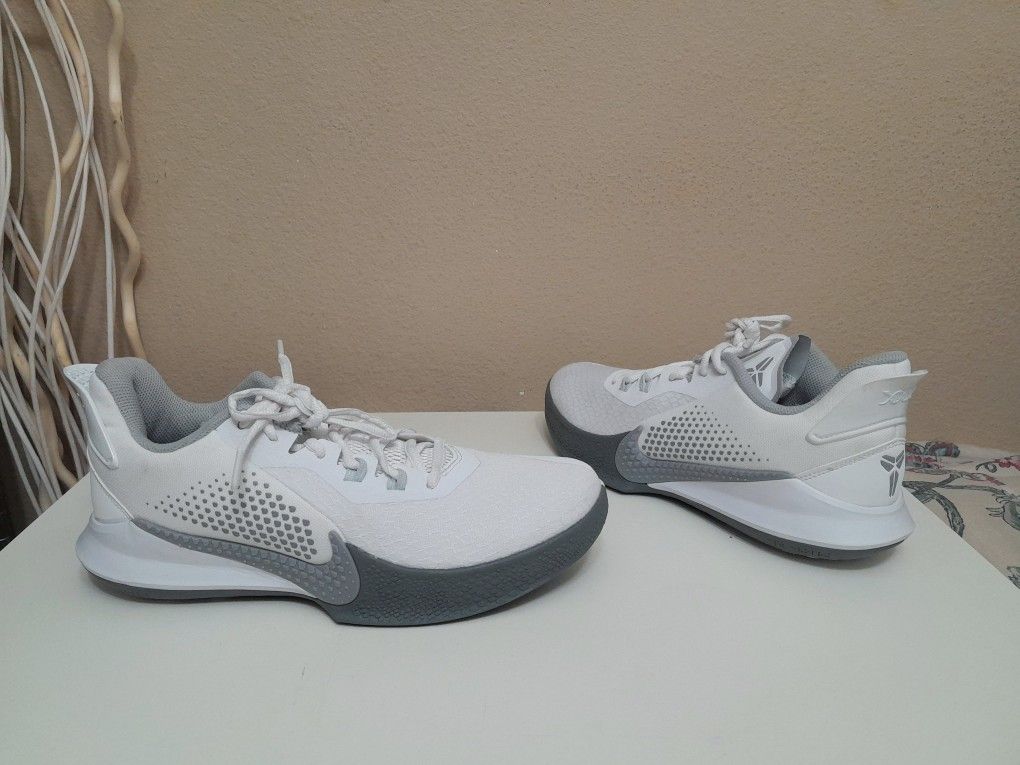 Nike Kobe Mamba Fury White Wolf Grey Basketball CK2087 100 Size M