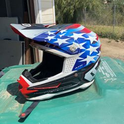 6D Atr-1 Helmet Adult Small