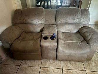 2 piece sofa for sell or trade