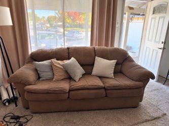 🛋️ Brown 3-seat couch — $275 OBO