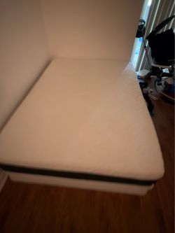 Full size bed