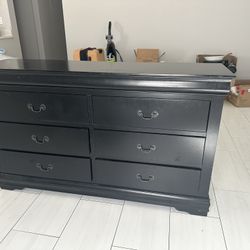 Dresser for sale, used but in good condition