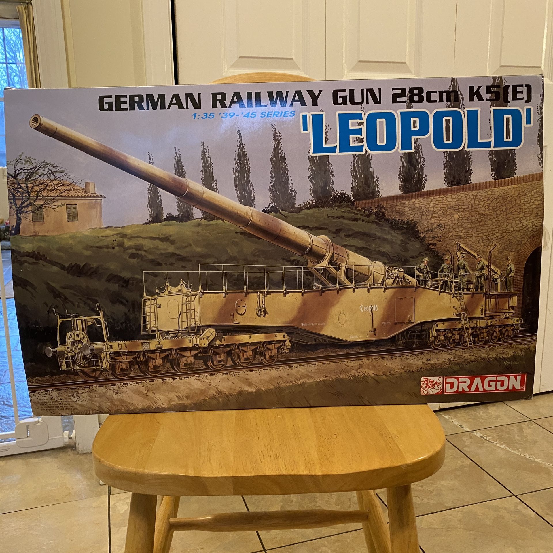 Dragon 1/35 Leopold German railway gun model for Sale in Cheshire