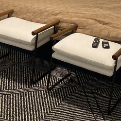 1 Modern Upholstered End-of-Bed Accent Seat/Stool 