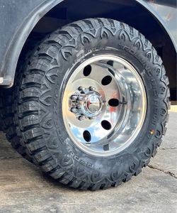 17” Dually wheels with tires package