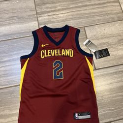 New! Boys Nike Kyrie Irving Jersey sz M