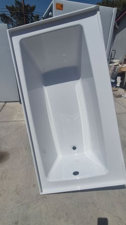 Bathtub leftdrain