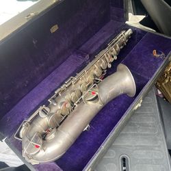 buescher low pitch saxophone 