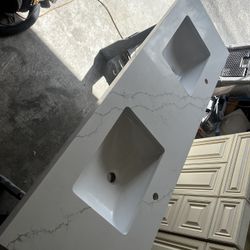 Vanity Top Quartz Carmelita 