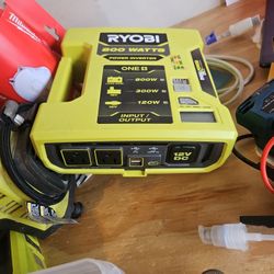 Ryobi 800 Watt Inverter 