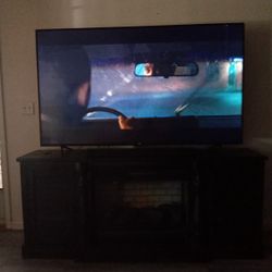 Tv 65 And A 40 Inches 