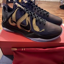 Kobe 5 shoes Size 11.5