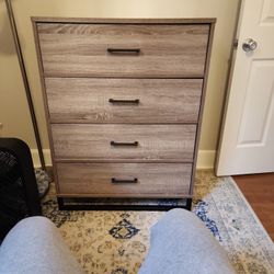 4 Drawer Dresser. Metal Handles.