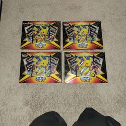 4 Shinning Fates Pikachu V Box