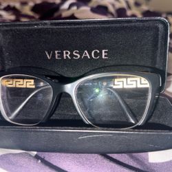 Woman’s Versace Glasses