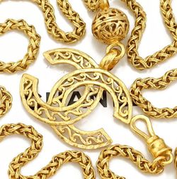CHANEL CC Logo Necklace