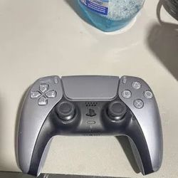 Selling These 2 Controller Don’t Have And Ps5 Any More