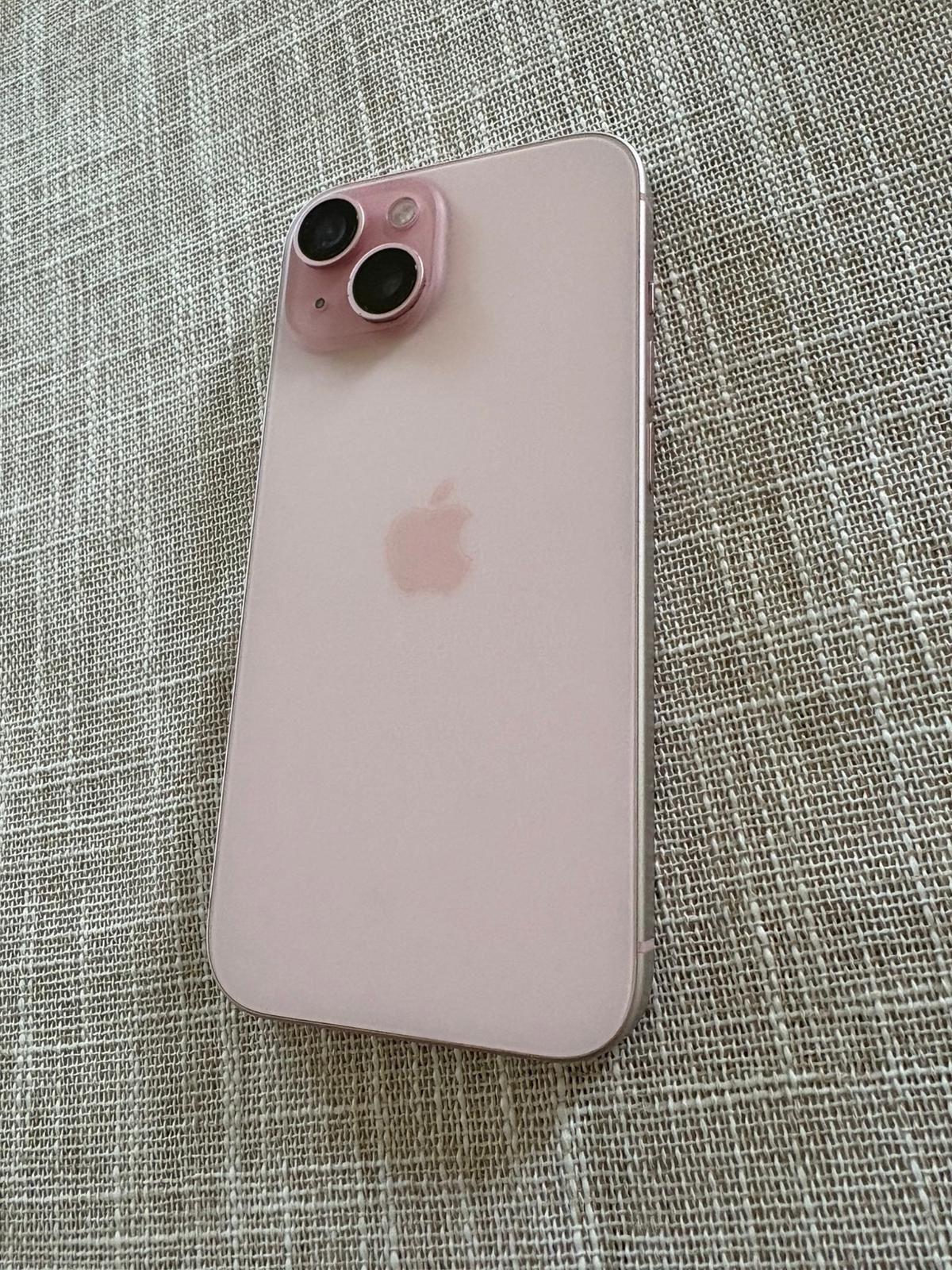 Iphone 15 PINK
