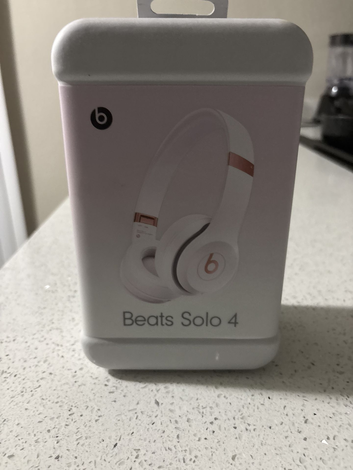 Beats Solo 4