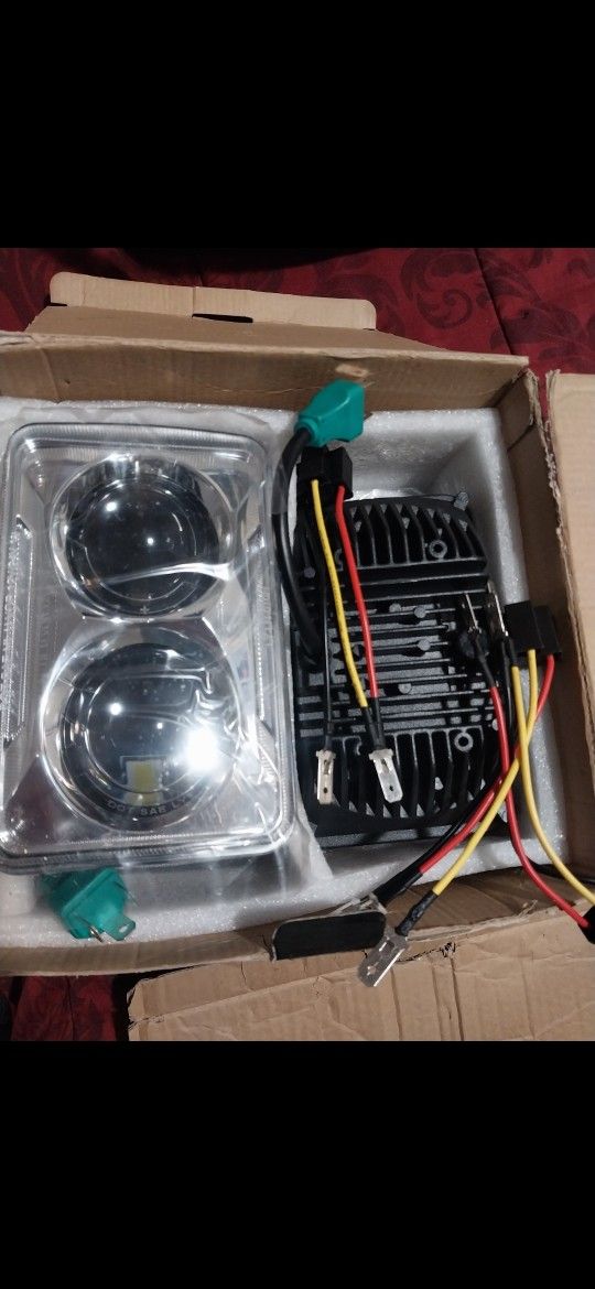 NEW CHEVY CAPRICE HEAD LIGHTS LEDS $150.