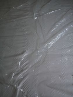 New queen matress