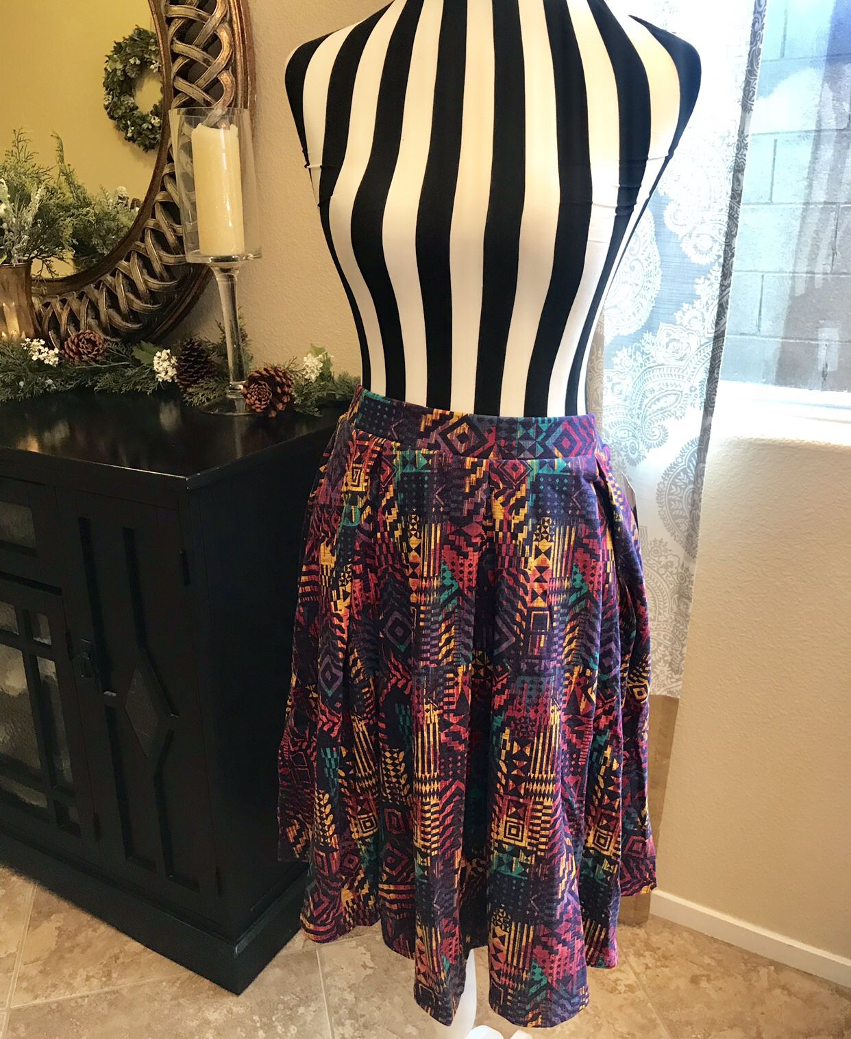 BRAND New With Tag ONLY $18 Adorable LulaRoe Madison Skirt Size Med