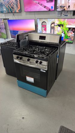 Frigidaire 5 Burner Gas Range Brand New 1 Year Manufacturers Warranty