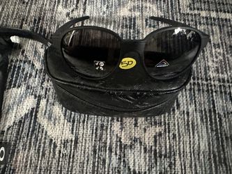 Brand New Men’s Cologne And Women’s Oakleys 