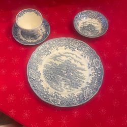 Colonial Village By Salem China 4 Piece Set 