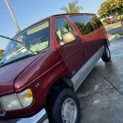 2000 Ford E-350