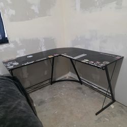Gaming Desk An Chair 