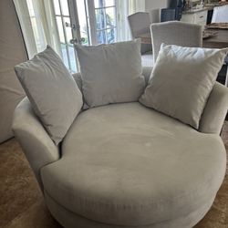 Round. Sofa   Chair 