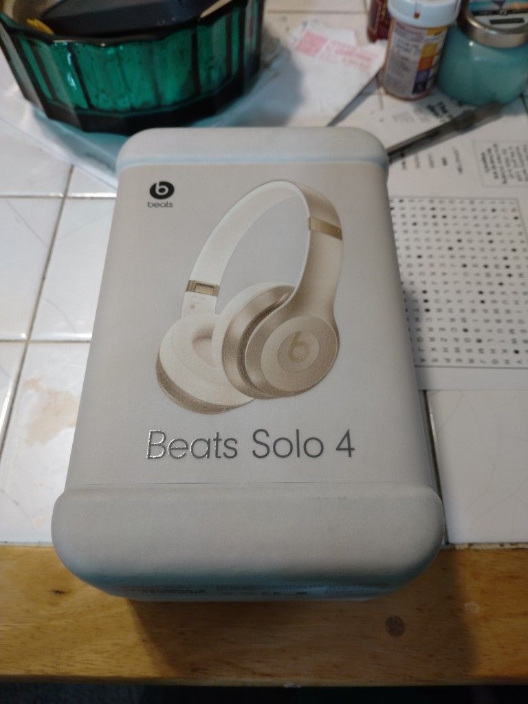 Beats Solo 4