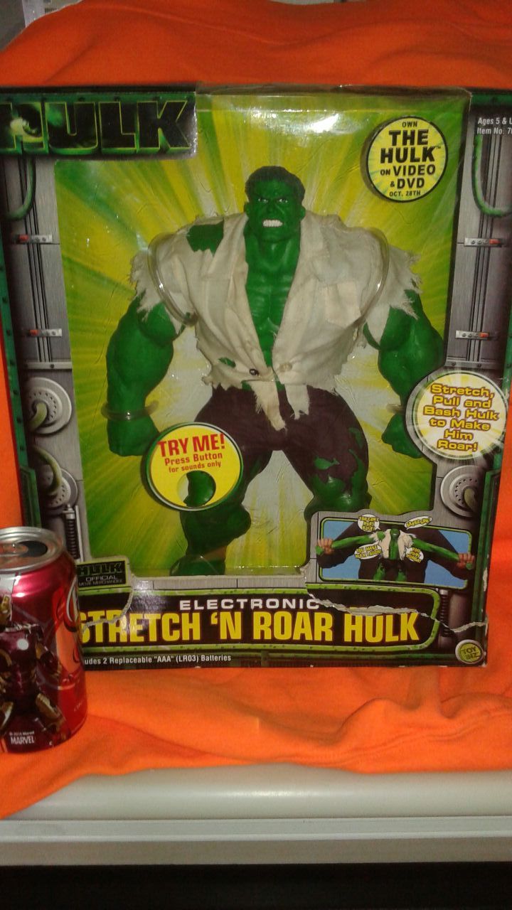 Electronic The Incredible Hulk figure Stretch N Roar Hulk