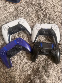 (4) Sony PS5 DualSense wireless controllers