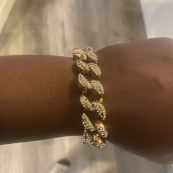 Men’s Gold Bracelet 20.00