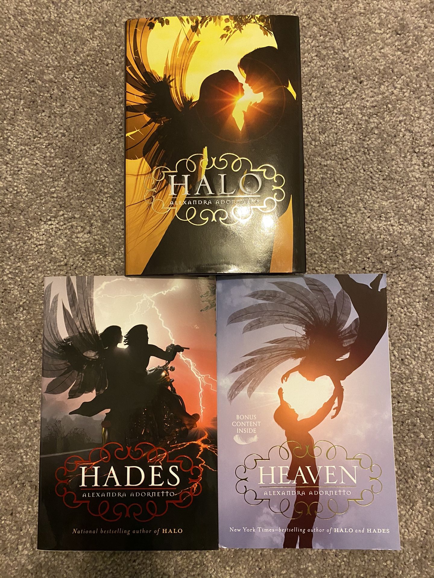 Assorted Halo trilogy books
