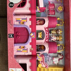 Royal Castle Playset New In Box