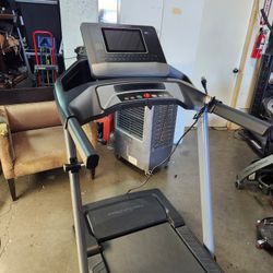 Proform Carbon T10   treadmill  - 10" screen - 399$ 